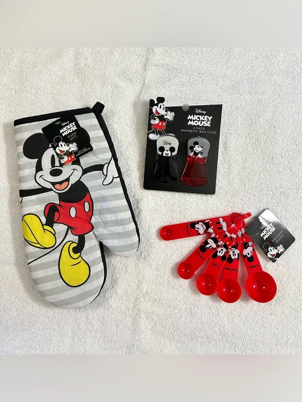 New! Disney Mickey Mouse Kitchen Bundle Oven Mitt Bag Clips Measuring Spoons